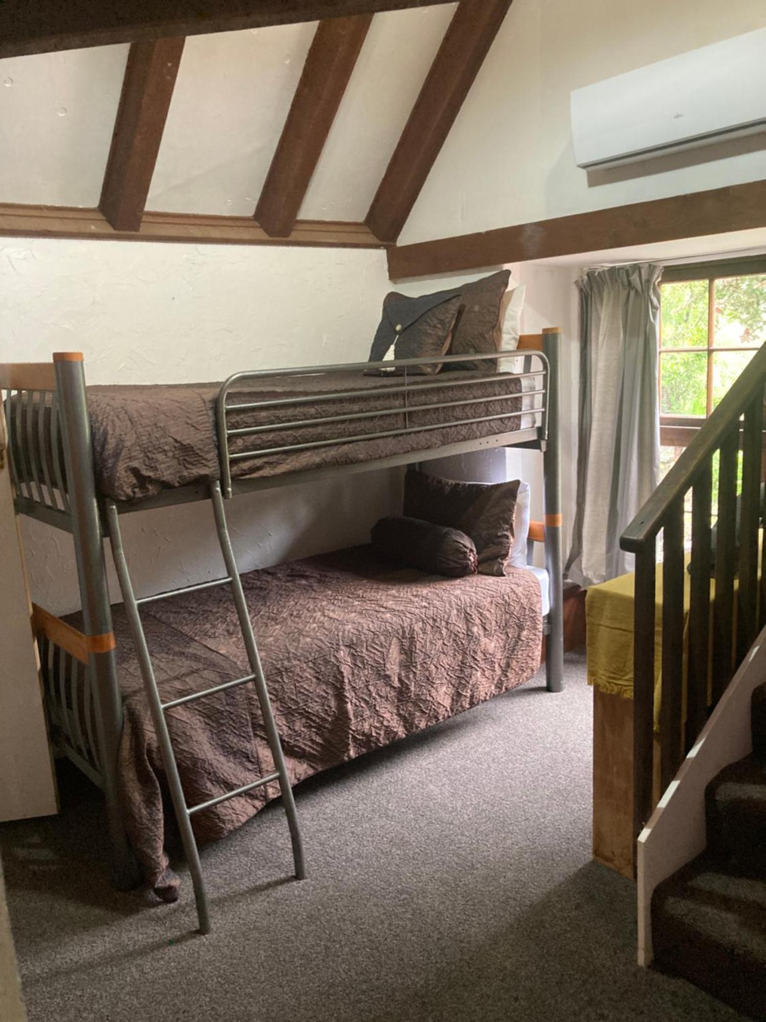 The Chalet Bed And Breakfast-Peace And Quiet In The Country 12 Minutes From City Dunedin Exterior photo